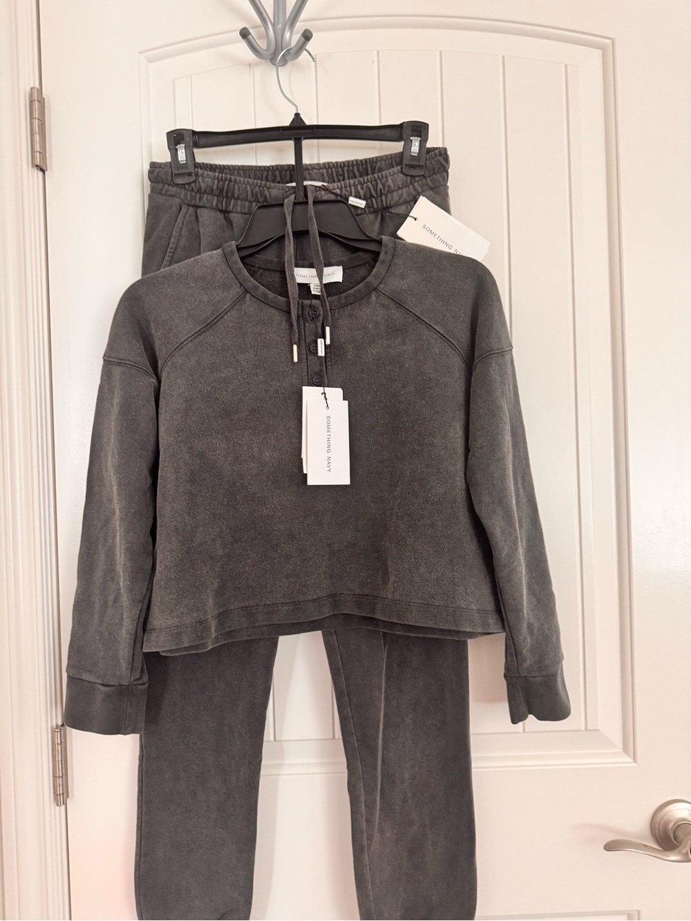 Something Navy Women’s Charcoal Washed Sweatshirt & Joggers set size XXS NWT